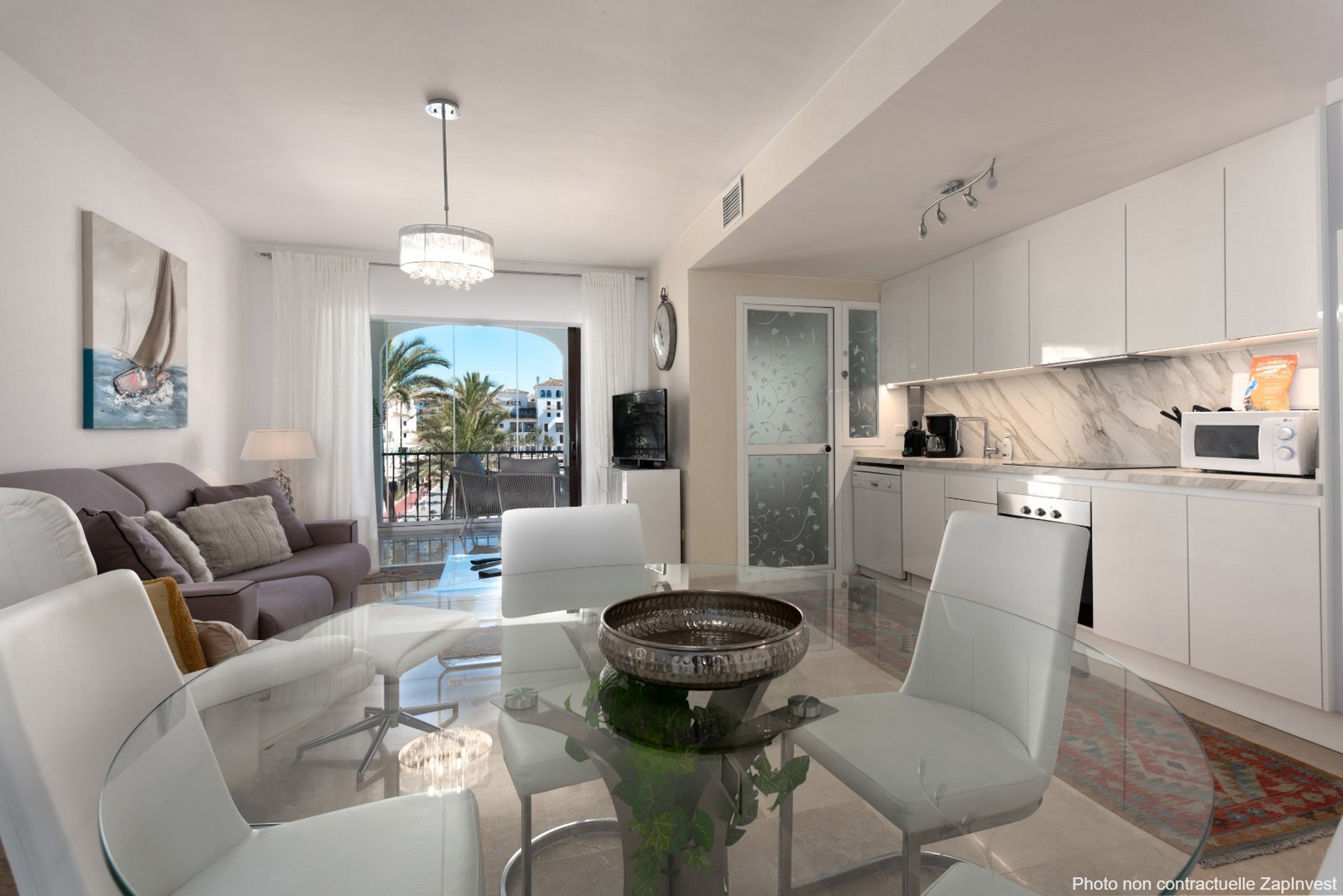 Magnifique appartement au Port de la Duquesa avec des vues splendides sur le port et la mer, Espagne