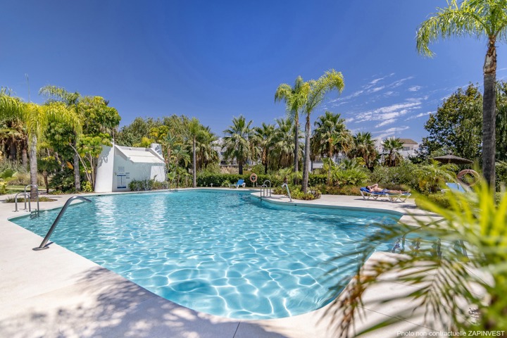 Appartement à Estepona avec des vues sur un magnifique parc et proche du seul et unique lagoon de la région, Espagne